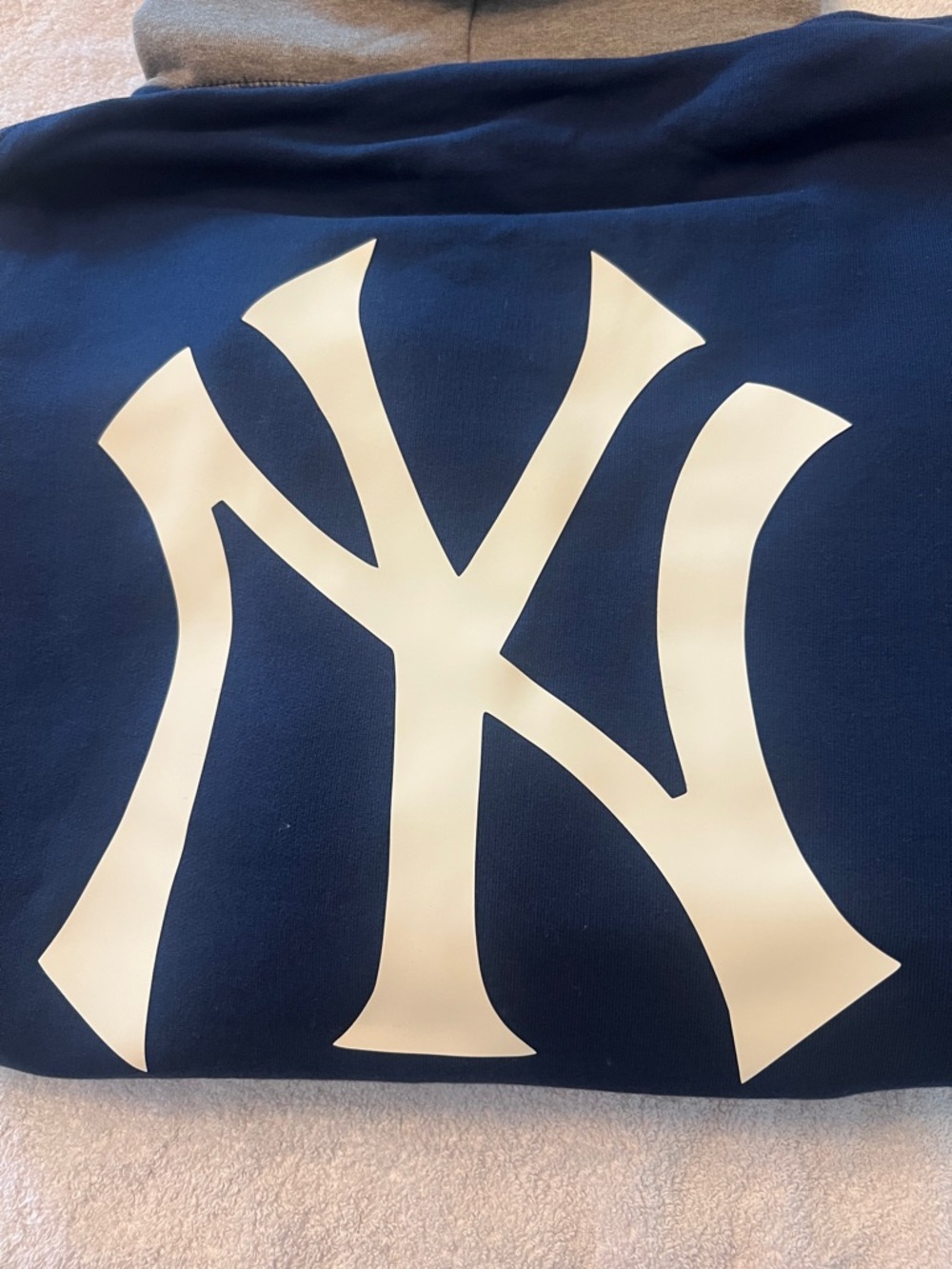 NWT Fear of God Essentials x MLB New York Yankees hoodie—oversized fit! - Picture 4 of 4